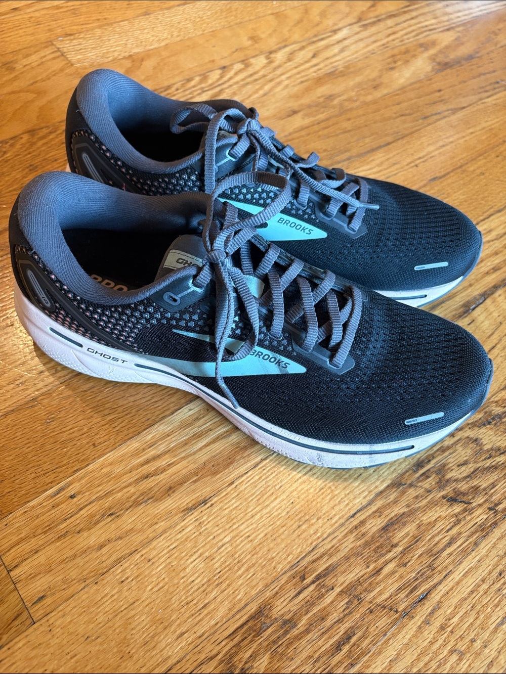 Brooks Women’s Ghost 14 Gray Teal and Pink Running Shoes EUC size 11